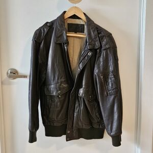 Vintage brown leather bomber jacket in size Large